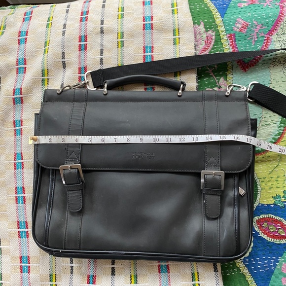 Kenneth Cole Reaction Black Leather Messenger Bag - Picture 4 of 9